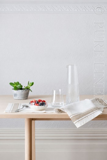 "Pure Linen Signature" Glass Coth table linen by PURE LINEN